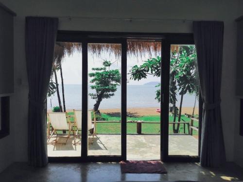 Ko Mak Resort | Beautiful Villa Allure Koh Mak with Private Beach Access