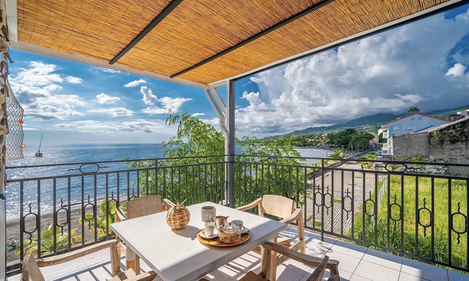 Saint-Pierre Villa | Spacious Villa Alma Da Lua - Family-Friendly Retreat