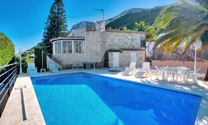 Denia Villa | Villa 'Alta': Private Pool Retreat with Ocean Views & Wi-Fi