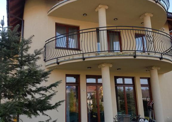 Miedzywodzie Bed & Breakfast | Cozy Villa Amber: Pet-Friendly Retreat with Breakfast Included