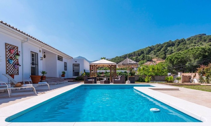 Pinos de Alhaurin Villa | Villa Ambroise: Oceanfront Retreat with Private Pool & Spa