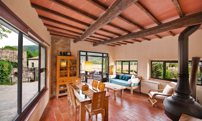 Brenna Apartment | Discover Villa Amedeo Raffaello - Family-Friendly Escape