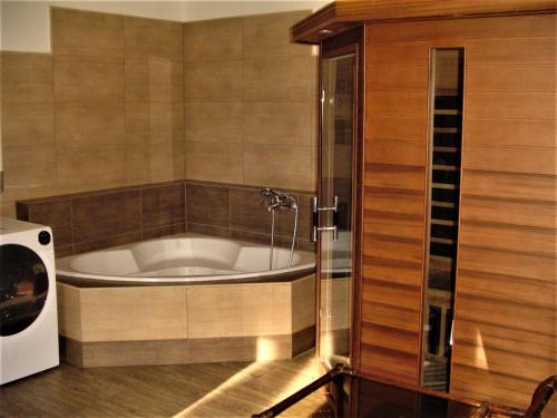 Sturovo Villa | Villa Ametyst: Pet-Friendly Oceanfront Escape with Spa