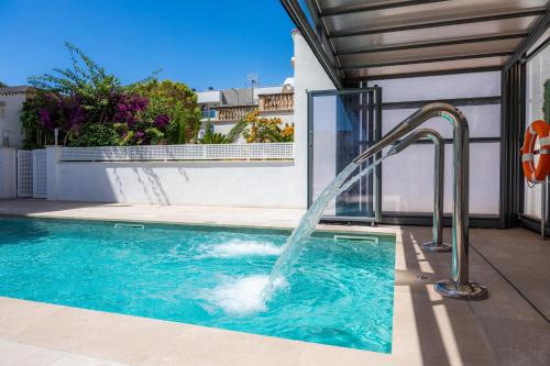 Cala Ratjada House | Relaxing Villa Amorós: Family-Friendly with Pool Access