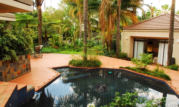Tshwane Hotel | Villa Amor: Enjoy a Poolside Retreat with Breakfast Included