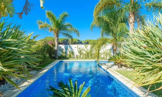 Campano Villa | Villa Amura Conil de la Frontera: Oceanfront Bliss & Spa