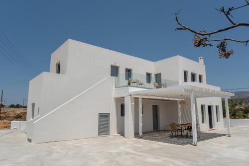 Paros House | Family-Friendly Stay at Villa Anastasio: Perfect for Kids