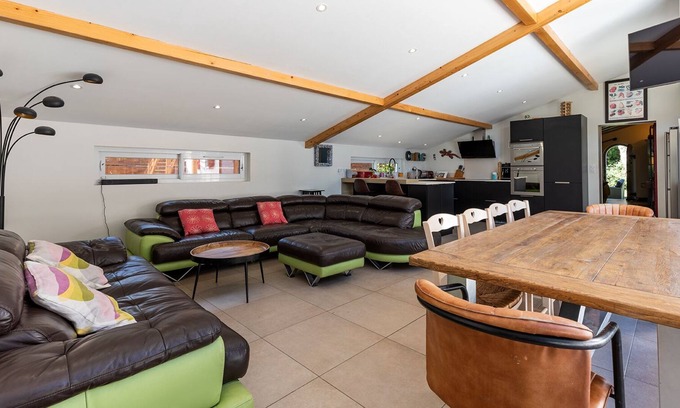 Labenne-Ocean Villa | Villa with Private Pool & Garden - Guest Rated 10/10