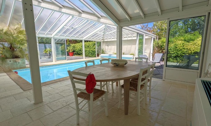Andernos-les-Bains Villa | Villa 'Andercool' with Year-Round Pool & Ocean Views