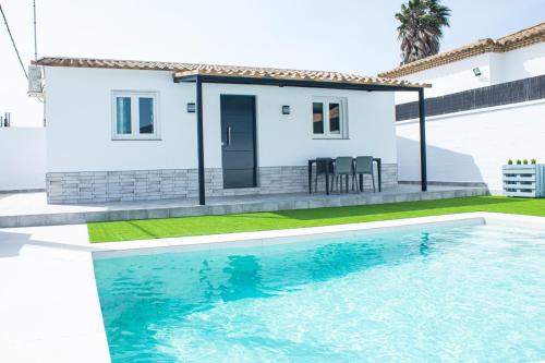 Chiclana de la Frontera House | Beautiful Holiday Homes in Chiclana de la Frontera, Spain