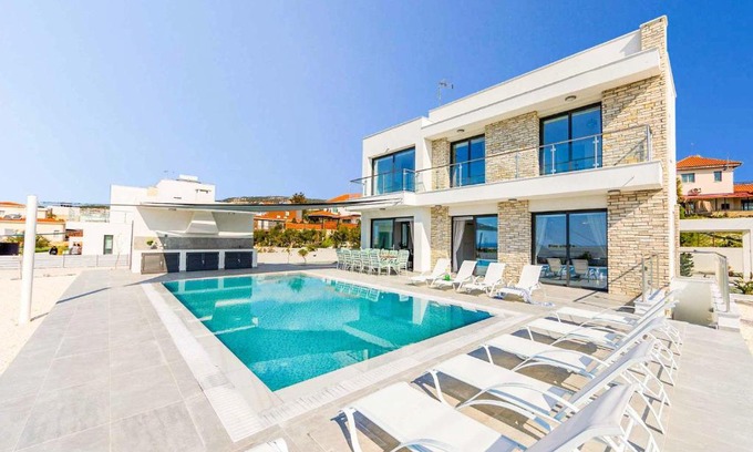 Peyia Town Villa | Villa Andromeda: Oceanfront Oasis with Pool & Family Fun