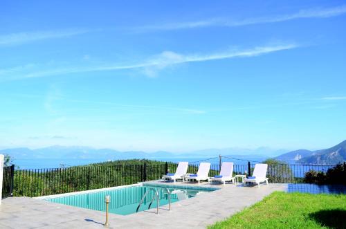 Katsarata Villa | Discover Villa Androniki: Poolside Retreat with 9.8 Rating