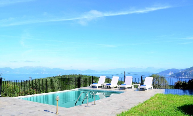 Katsarata Villa | VILLA ANDRONIKI
