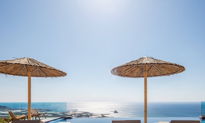 Limeniskos Villa | Villa Anemone: Breathtaking Views & Poolside Relaxation