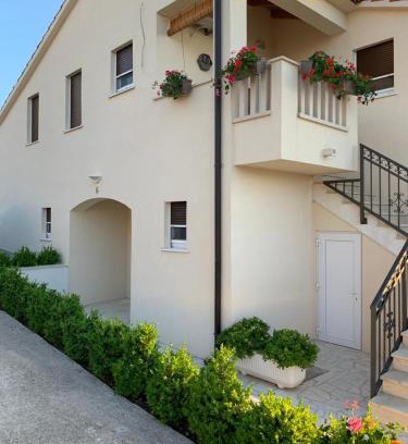 Stomorska Apartment | Villa Angela Lucia: Family-Friendly with a 9.8 Guest Rating