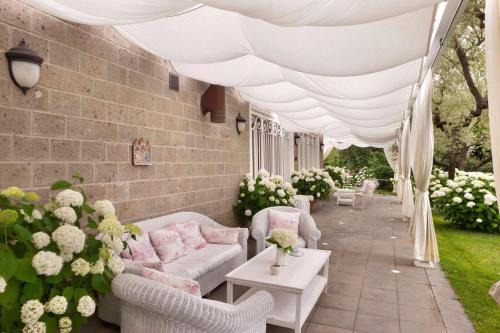 Sant'Agata sui Due Golfi Bed & Breakfast | Villa Annabelle: Guest Rated 10/10 with Restaurant & Breakfast