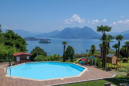 Carciano Apartment | Discover Villa Anna Isole Borromee with Oceanfront Pool