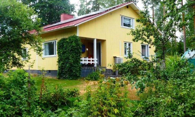 Elimaki Apartment | Cozy Villa Anna in Ruotsinpyhtällä: Family & Pet Friendly