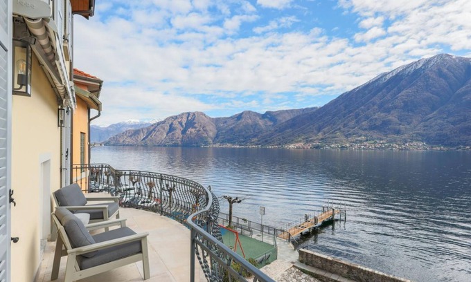 Colonno Villa | Villa Annette – Lakeside Stay with Family-Friendly Perks