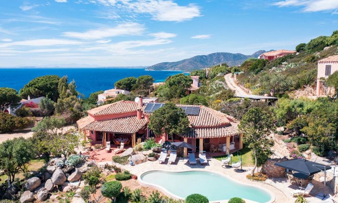 Torre delle Stelle Villa | Villa Antares: Oceanfront Retreat with Pool & Pet-Friendly