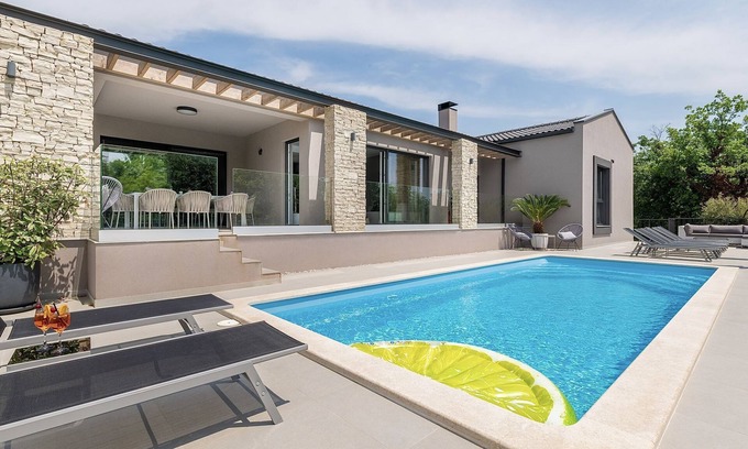 Nedescina House | Villa Anthea Paola by Interhome