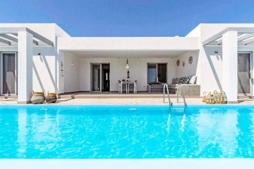 Gennadi Villa | Villa Anthos Kerasia: 10/10 Rated with Pool & Family Fun