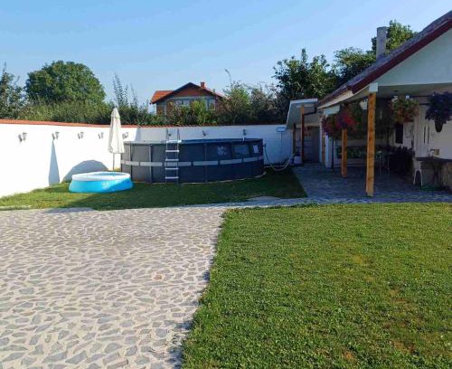 Ohrid Villa | Guest Rated 10/10: Villa Apartments B&D with Pool Access
