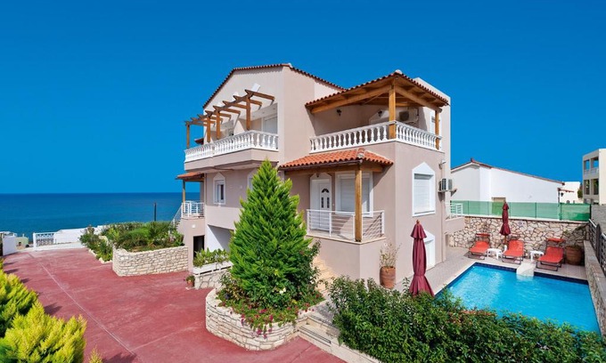 Sfakaki Villa | Villa Apollon: Family-Friendly Retreat with Pool & Hot Tub