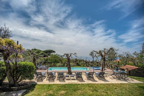 Schiazzano Villa | Villa Aragona: Family-Friendly Retreat with Pool Access