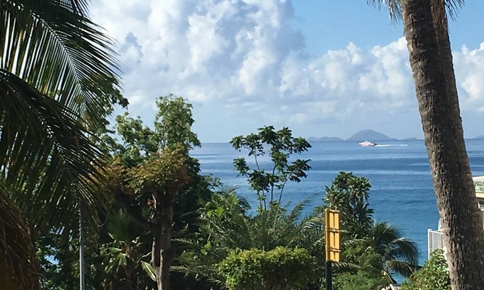 Pointe de la verdure House | Relaxing Villa Archimede: Pet-Friendly with Ocean View