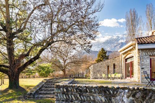 Vif Villa | Stylish Villa Architecte des Années 70: Pet & Child Friendly