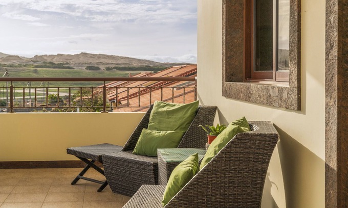 Porto Santo Apartment | Inviting Villa Areal II: Spa, Breakfast & Family-Friendly Stay