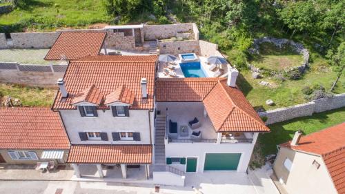 Cista Provo Villa | Villa Argenta: 4-Star Haven with Pool & Pet-Friendly Comfort