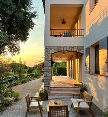 Cote d'Azur- French Riviera Apartment | Experience Villa Argonaute: A Premier 4-Star Getaway