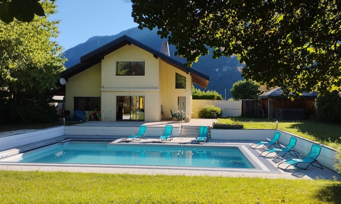 Doussard Villa | Inviting Villa with Heated Pool and Hot Tub for 7 Guests
