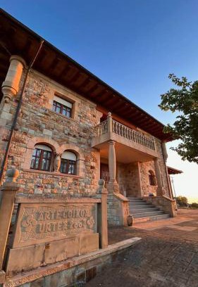 Ibarranguelua Villa | Discover Villa Artegoikoa: Oceanfront Getaway with Pets Welcome
