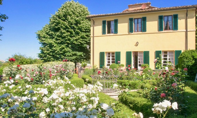 Siena Villa | Discover Villa Ascara: 15-Bedroom Retreat for Gatherings
