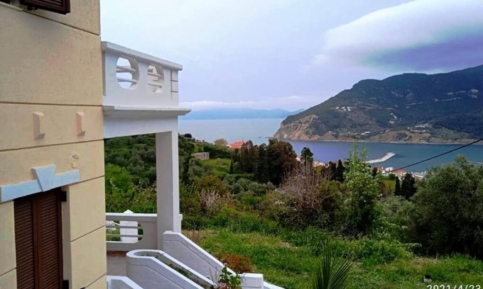 Skopelos Villa | Eco-Friendly Villa Aspalathus Gold: Oceanfront Paradise