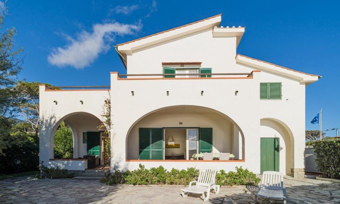 Marina di Campo Villa | Villa Asteria - Oceanfront Retreat with Pet-Friendly Perks