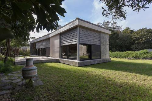 Ribeira Grande Villa | Villa Astrolabio Refugio: Family-Friendly Retreat with Hot Tub