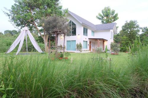 Khanong Phra Villa | Pet-Friendly Villa at Waterville Khaoyai - Rated 9/10