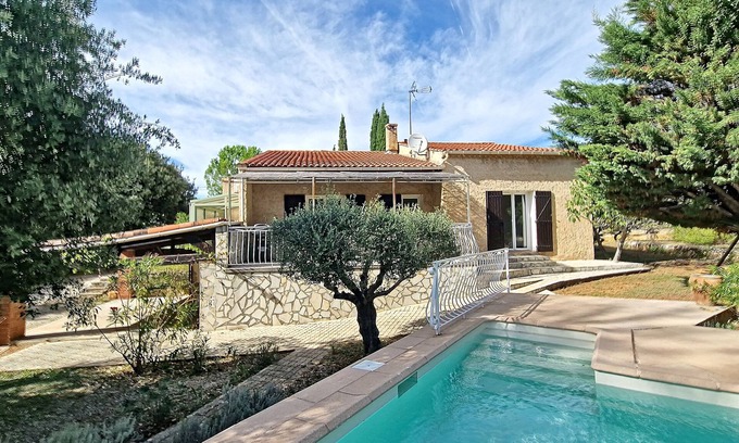 Sillans-la Cascade Villa | Tranquil Villa Near Village with Private Pool & Pet Friendly