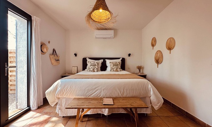 Saint-Paul-en-Foret House | Relaxing Villa in Provence with Pool, Massage & Garden