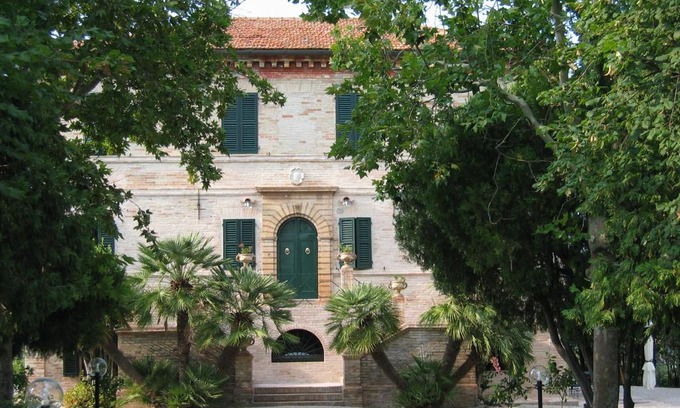 Porto Sant'Elpidio Apartment | Oceanfront Villa Augusta: Family-Friendly with a 9.3 Rating