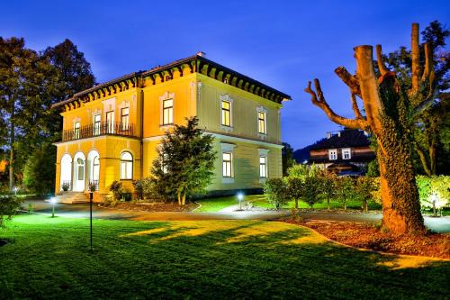 Velke Losiny Hotel | Villa Aurelie: Guest Rated 9/10 with Relaxing Hot Tub