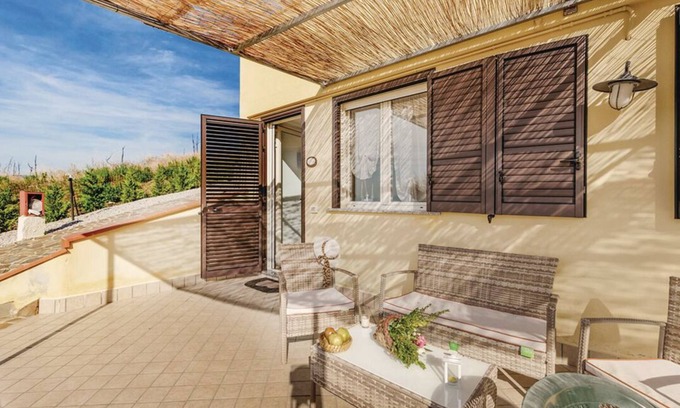 Laureana Cilento Apartment | Cozy Mini Pomegranate Apartment with Pool & Dining Options