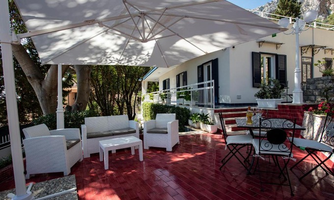 Addaura Apartment | Pet-Friendly Villa Aurora Mondello Addaura - Rated 10/10