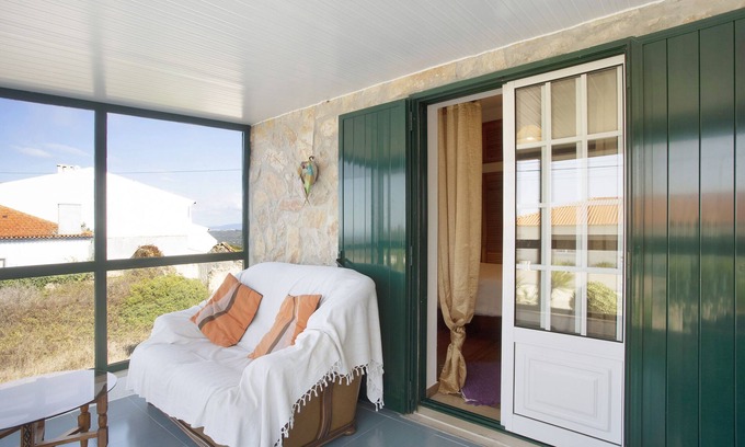Serra da Pescaria Villa | Villa Avó das Bolachas: Oceanfront Getaway with Garden & Wi-Fi