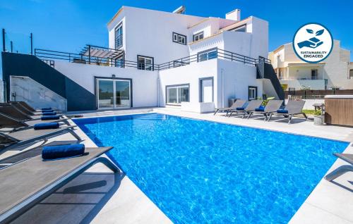 Pera Villa | Discover Villa Avalon with Ocean Views and Pool Access