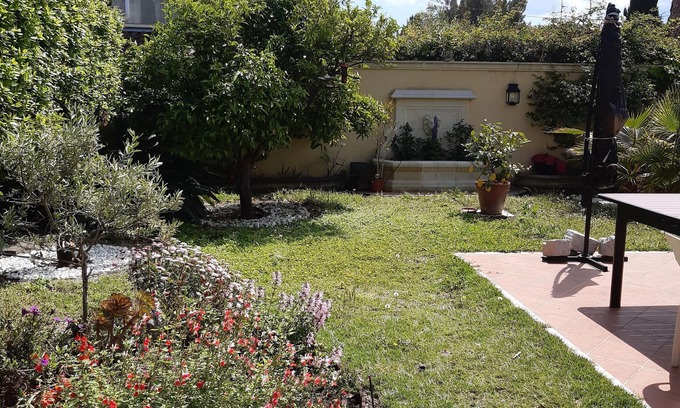 Cap-d'Antibes House | Villa with Garden, Steps from the Ocean - 10/10 Guest Rated